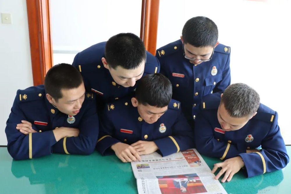 救援小绿龙