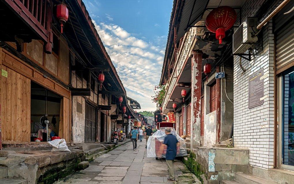 准备买房，想用自家兄弟的公司缴两年的社保公积金，是否划算？游戏画面